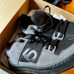 Adidas Five Ten Freerider MTB shoes. Like new!